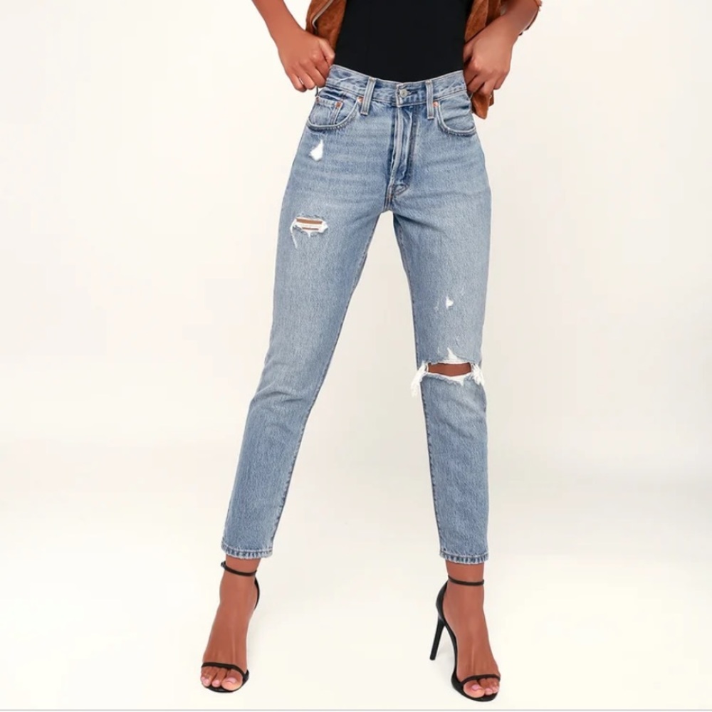 Levi’s 501 skinny distressed light wash jeans